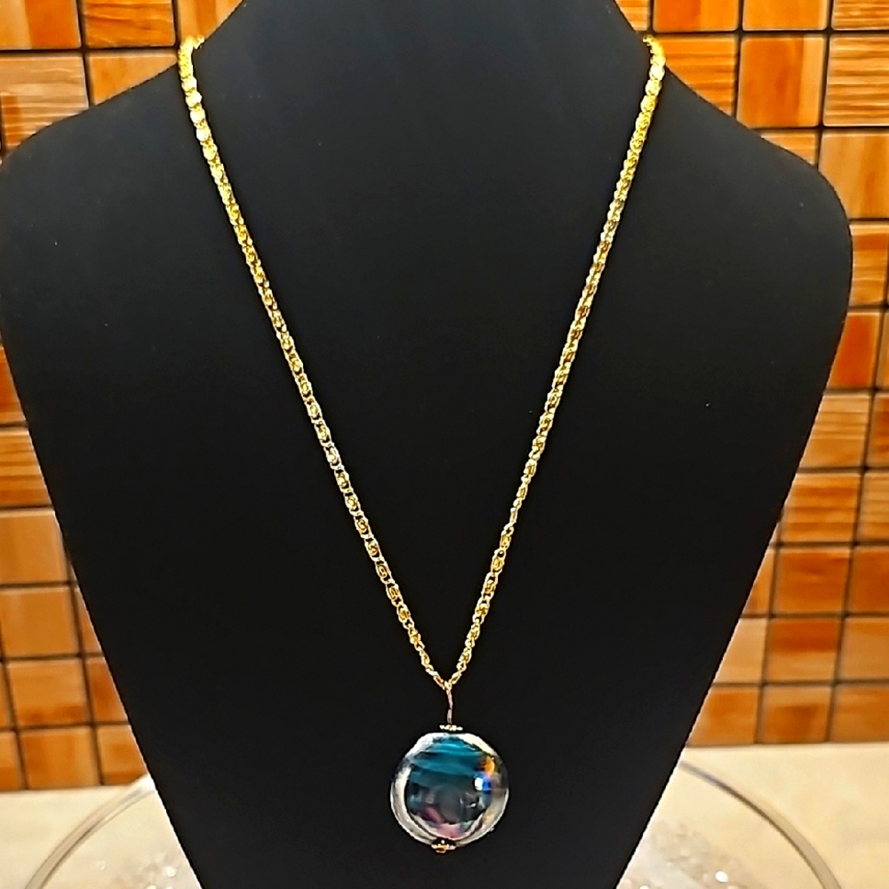 5/$25- Vintage Elegant Goldtone Snail Chain Necklace with Dichroic Pendant